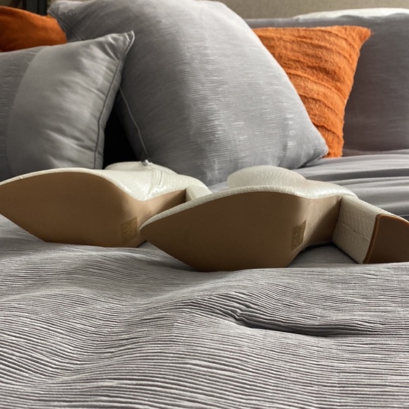 BRAND NEW 4” heel - Picture 4 of 4